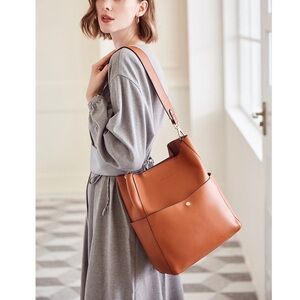 Bostanten Women’s Lotty Leather Hobo with Shoulder Strap